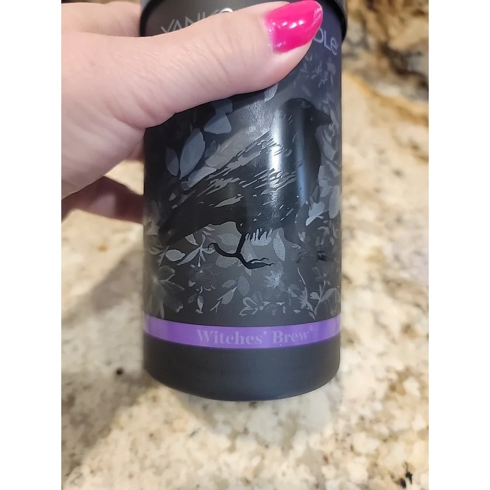Yankee Candle Witches Brew Medium Candle 12 oz with Raven – Rare & Collectible
